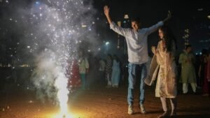 Diwali 2025 sales hit Rs 6.05 lakh crore