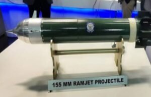 Ramjet-powered artillery shell