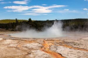 Echinus world largest acidic geyser